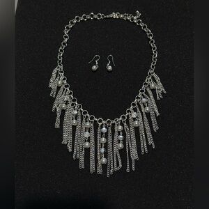 Set of Necklace and earrings color Silver